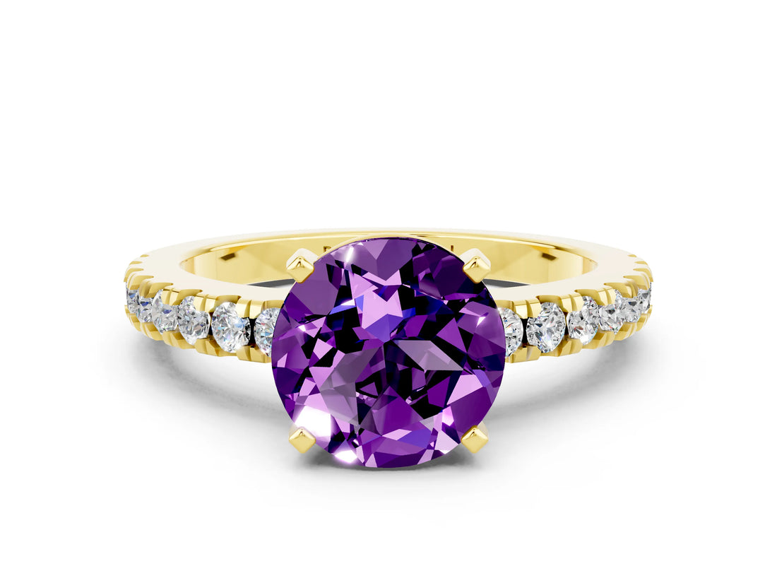 Yellow gold Round Cut Solitaire Diamond with Pavé Band and Four-Prong Setting