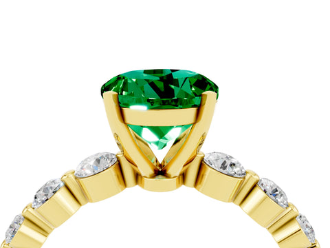 Yellow gold Round Cut Solitaire Emerald Ring with Pave Band and Four-Prong Setting_4