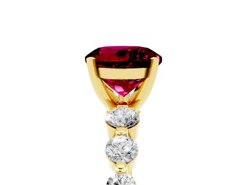 Yellow gold Round Cut Solitaire Garnet Ring with Pave Band and Four-Prong Setting_5