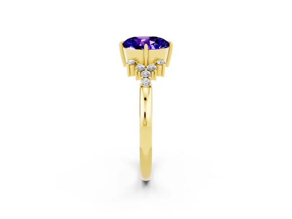 Yellow gold Round Cut Tanzanite Ring with Side Stones and Four-Prong Setting