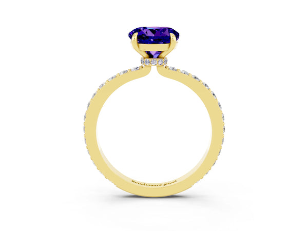 Yellow gold Round Cut Tanzanite Solitaire Engagement Ring with Pavé Band and Four-Prong Setting