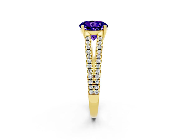 Yellow gold Round Cut Tanzanite Solitaire Engagement Ring with Split Shank Pavé Band