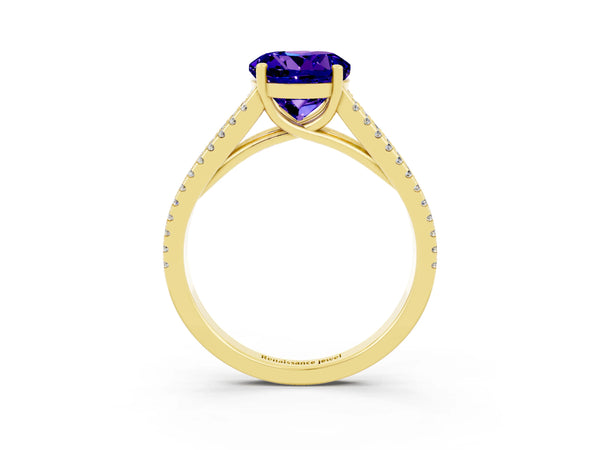 Yellow gold Round Cut Tanzanite Solitaire Engagement Ring with Split Shank Pavé Band