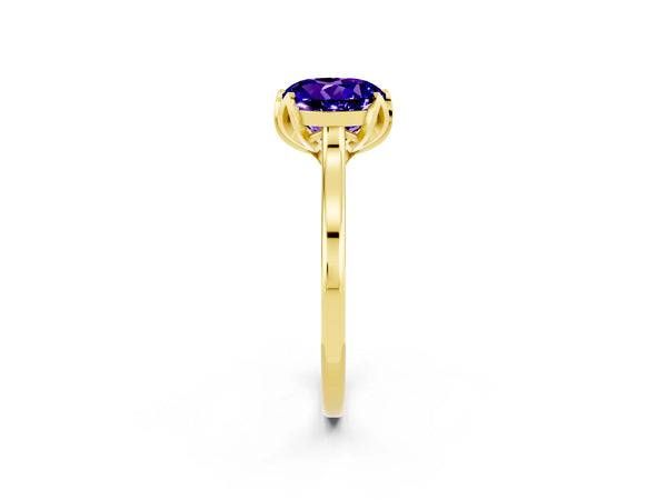 Yellow gold Round Cut Tanzanite Solitaire Ring with Flower Prong Setting and Classic Band