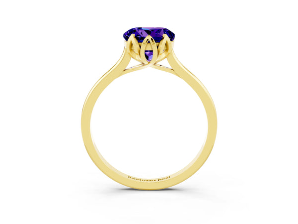 Yellow gold Round Cut Tanzanite Solitaire Ring with Flower Prong Setting and Classic Band