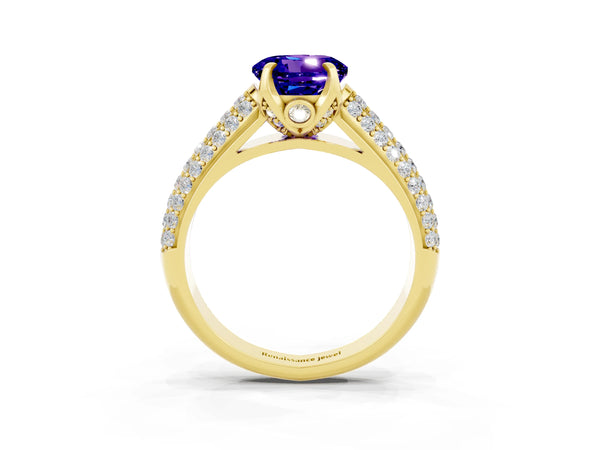 Yellow gold Round Cut Tanzanite Solitaire Ring with Three-Row Pavé Band and Four-Prong Setting