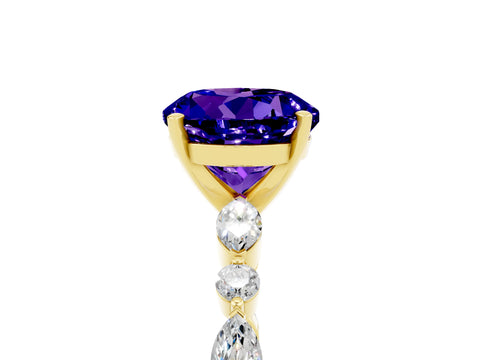 Yellow gold Round Cut Tanzanite Solitaire with Side Stones on a Pavé Band and Four-Prong Setting_5