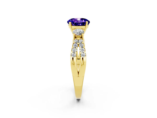 Yellow gold Round Cut Tanzanite Three-Stone Ring with Pavé Split Shank and Four-Prong Setting