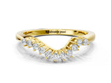 Yellow gold Round Diamond V-Shaped White Gold Band with Prong Setting_4