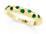Yellow gold Round Emerald Flush-Set Comfort Fit Band_7