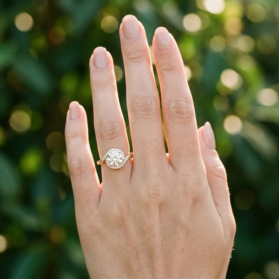 Yellow gold Round Halo Twist Band with Four-Prong Setting