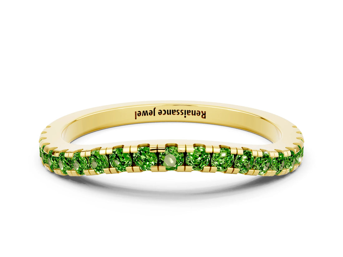 Yellow gold Round Peridot Pavé Half Eternity Band with Shared Prong Setting_6
