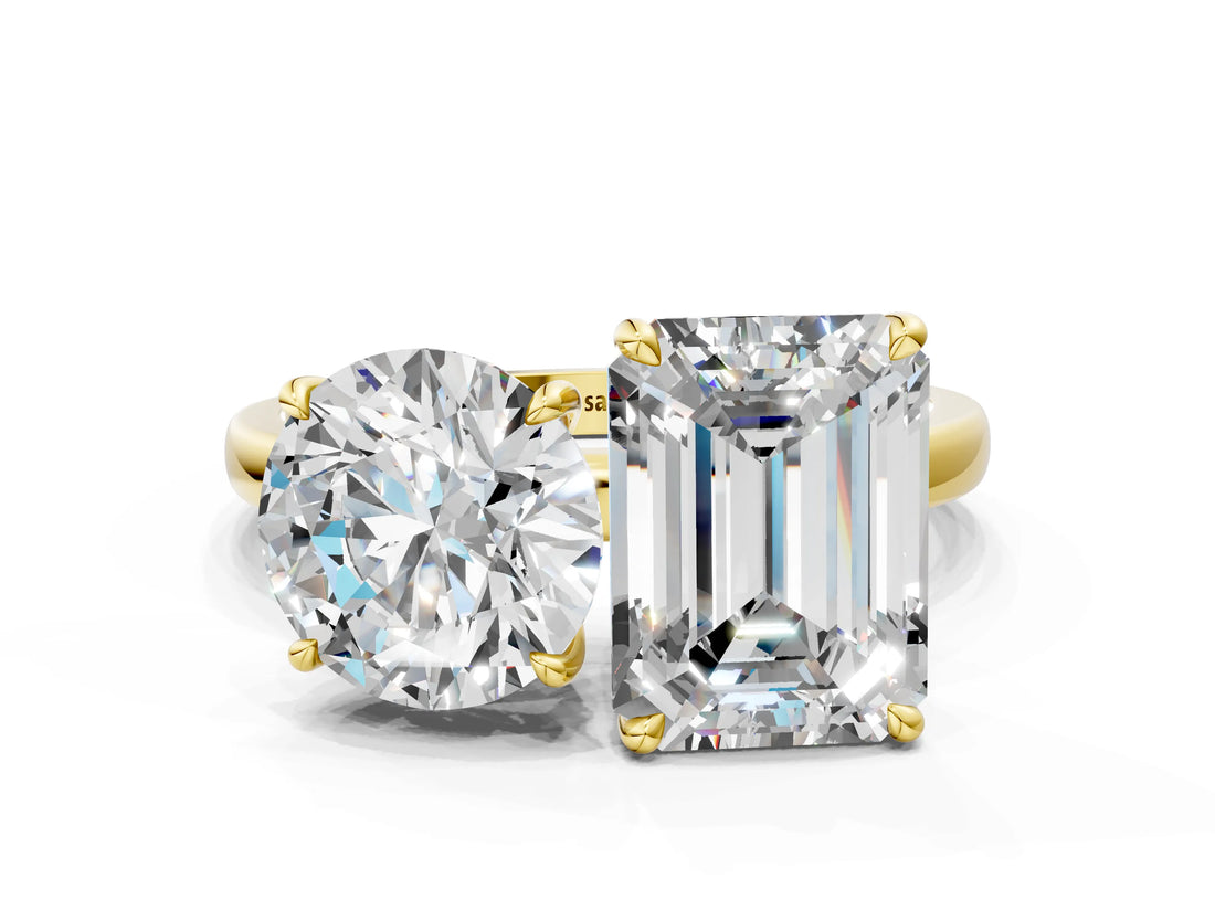 Yellow gold Round and Emerald Cut Toi Moi Ring with Prong Setting_83