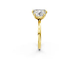 Yellow gold Round and Emerald Toi Moi Ring with Prong Setting and Plain Band 2