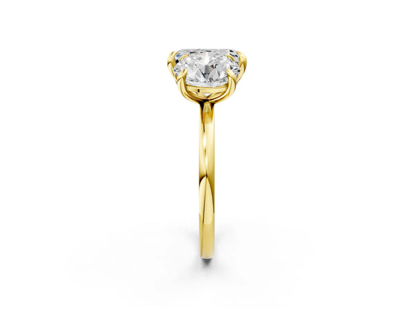 Yellow gold Round and Emerald Toi Moi Ring with Prong Setting and Plain Band