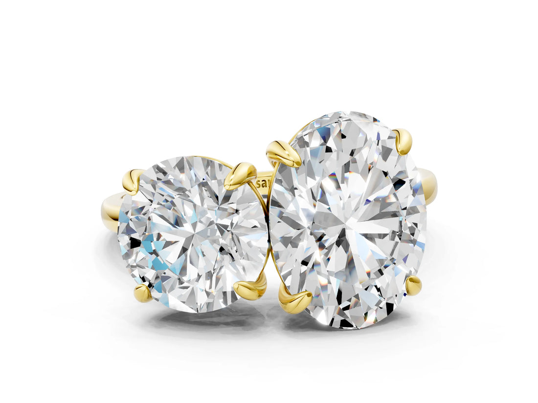 Yellow gold Round and Oval Toi Moi Ring with Prong Setting and Plain Band