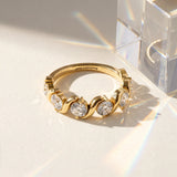 Yellow gold Six-Stone Round Diamond Wave Band with Shared Prong Setting_24