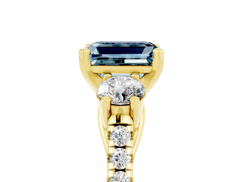 Yellow gold Three-Stone Emerald Cut Aquamarine Pavé Band with Four-Prong Setting_5