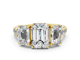 Yellow gold Three-Stone Emerald Cut Diamond Pavé Band with Prong Setting_3