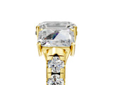 Yellow gold Three-Stone Emerald Cut Diamond Pavé Band with Prong Setting_8