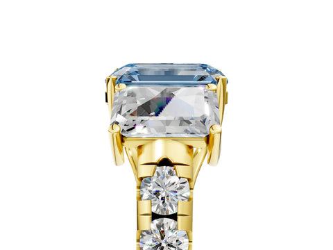 Yellow gold Three-Stone Fancy Blue Emerald Cut Diamond Pavé Band with Prong Setting_5