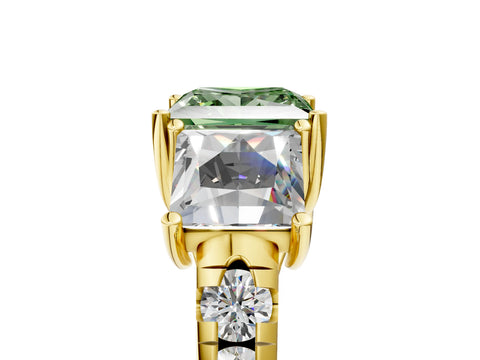 Yellow gold Three-Stone Fancy Green Princess Cut Diamond Pavé Band with Prong Setting_5