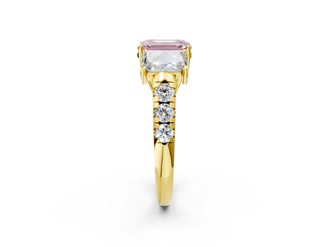 Yellow gold Three-Stone Fancy Pink Emerald Cut Diamond Pavé Band with Prong Setting_2