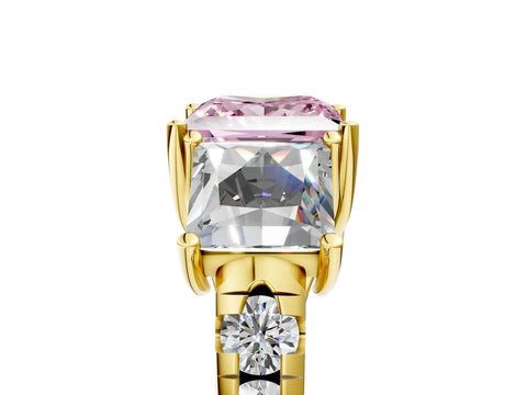 Yellow gold Three-Stone Fancy Pink Princess Cut Diamond Pavé Band with Prong Setting_5