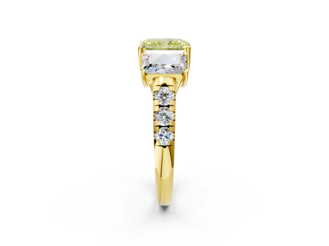 Yellow gold Three-Stone Fancy Yellow Radiant Cut Diamond Pavé Band with Prong Setting_2