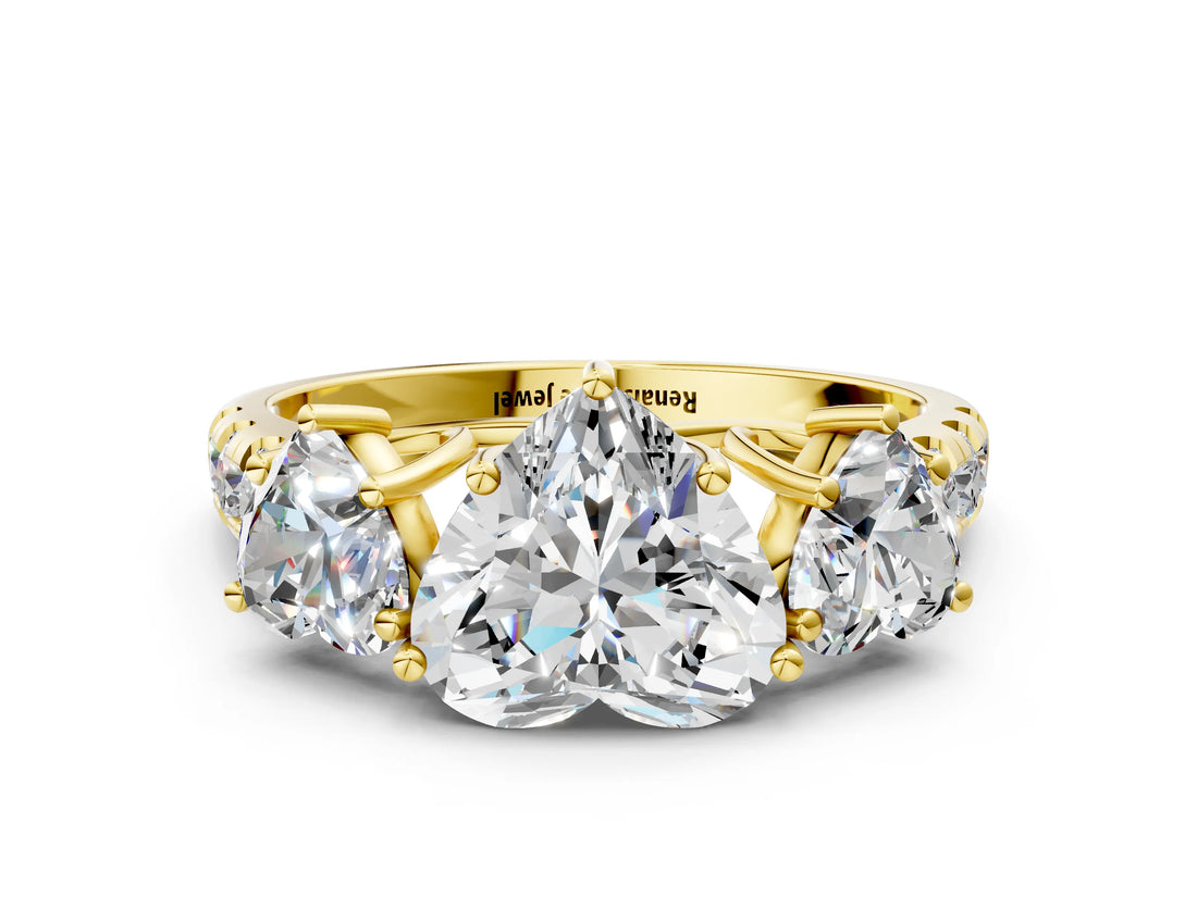 Yellow gold Three-Stone Heart Cut Diamond Pavé Band with Prong Setting_3