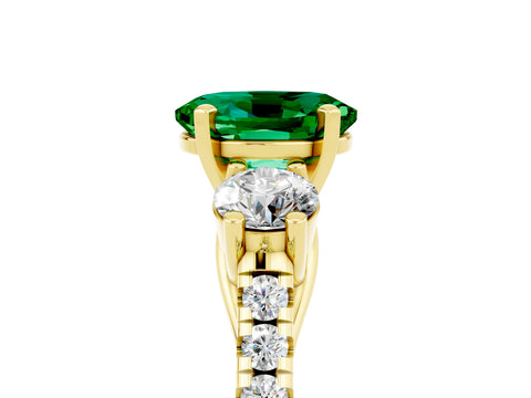 Yellow gold Three-Stone Oval Cut Emerald Pavé Band with Four-Prong Setting_5
