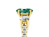 Yellow gold Three-Stone Oval Cut Green Sapphire Pavé Band with Four-Prong Setting_5