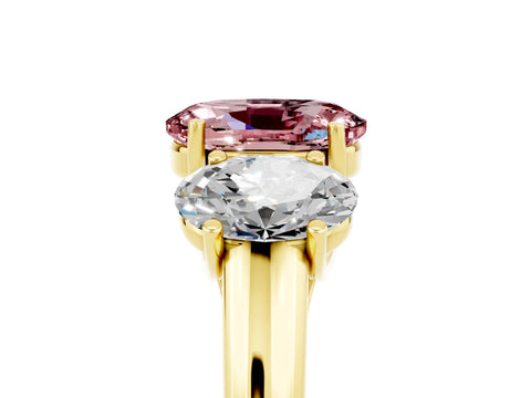 Yellow gold Three-Stone Oval Cut Morganite Engagement Ring with Prong Setting_5