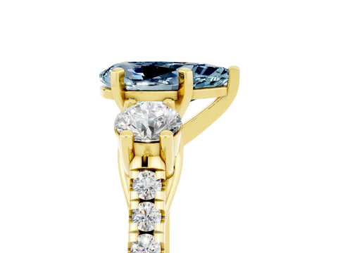 Yellow gold Three-Stone Pear Cut Aquamarine Pavé Band with Four-Prong Setting_5