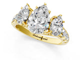Yellow gold Three-Stone Pear Cut Diamond Pavé Band with Prong Setting_4