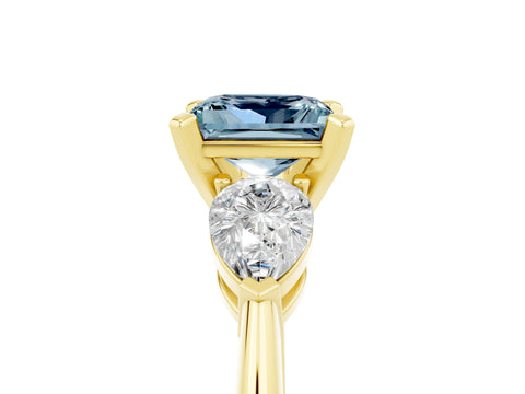 Yellow gold Three-Stone Princess Cut Aquamarine Ring with Pear Side Stones and Four-Prong Setting_5