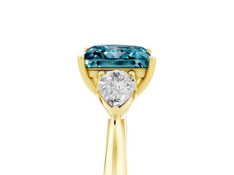 Yellow gold Three-Stone Princess Cut Cut Diamond Ring with Pear Side Stones in Four-Prong Setting_5