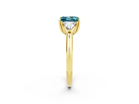 Yellow gold Three-Stone Princess Cut Cut Diamond Ring with Trillion Side Stones and Four-Prong Setting_2