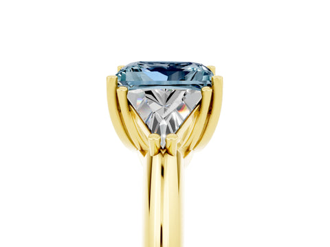 Yellow gold Three-Stone Princess Cut Cut Diamond Ring with Trillion Side Stones and Four-Prong Setting_5