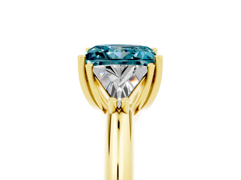 Yellow gold Three-Stone Princess Cut Cut Diamond Ring with Trillion Side Stones and Four-Prong Setting_5