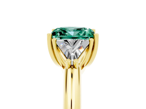 Yellow gold Three-Stone Princess Cut Cut Diamond Ring with Trillion Side Stones and Four-Prong Setting_5