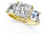 Yellow gold Three-Stone Princess Cut Diamond Pavé Band with Prong Setting_4