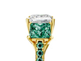 Yellow gold Three-Stone Princess Cut Diamond Ring with Round with Green Sapphire side stone Pavé Band and Prong Setting_5