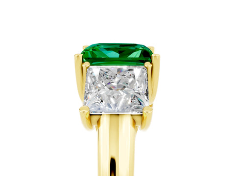 Yellow gold Three-Stone Princess Cut Emerald Engagement Ring with Prong Setting_5