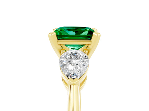 Yellow gold Three-Stone Princess Cut Emerald Ring with Pear Side Stones and Four-Prong Setting_5