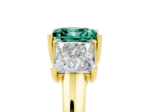 Yellow gold Three-Stone Princess Cut Green Sapphire Engagement Ring with Prong Setting_5