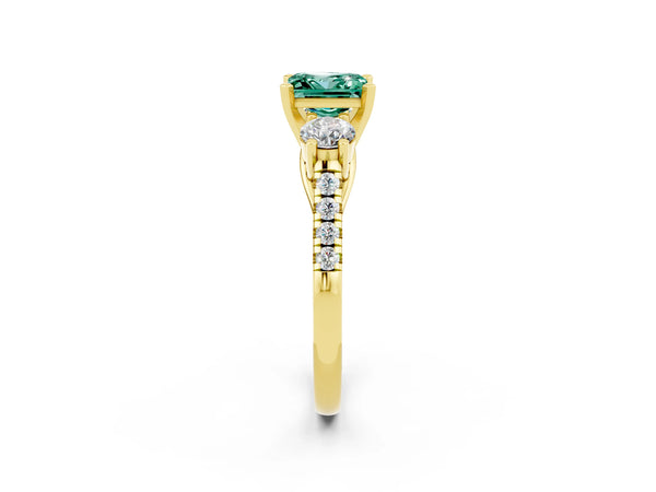 Yellow gold Three-Stone Princess Cut Green Sapphire Pavé Band with Four-Prong Setting