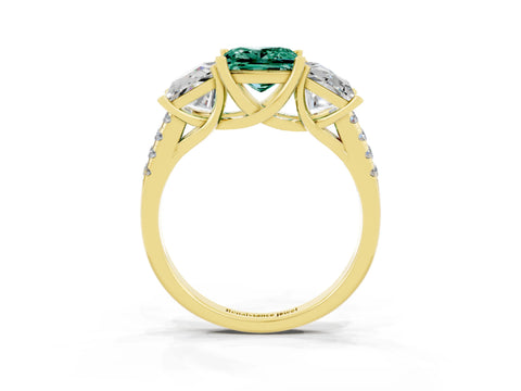 Yellow gold Three-Stone Princess Cut Green Sapphire Ring with Round  Pavé Band and Prong Setting_27