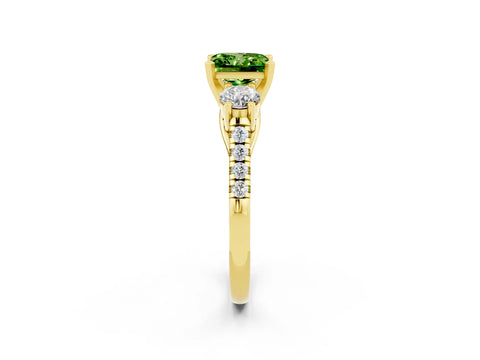 Yellow gold Three-Stone Princess Cut Peridot Pavé Band with Four-Prong Setting_2