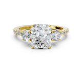 Yellow gold Three-Stone Radiant Cut Cut Diamond Pavé Band with Prong Setting_39
